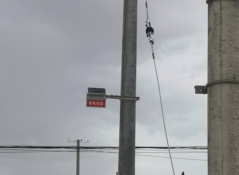 甘肅電力安裝防外破警示牌，為電力防護增添“保護傘”